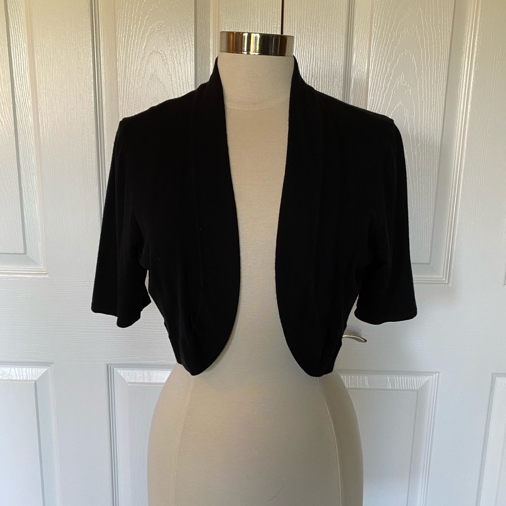 NWOT Chico’s Black cropped cardigan